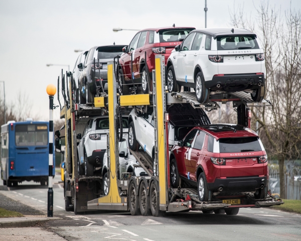 La economía británica se contrae por cierre de plantas de automóviles 