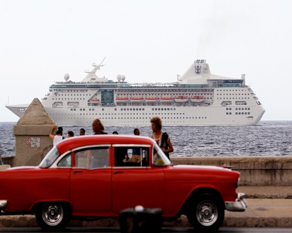 Comienza la venta de autos de segunda mano en Cuba a precios desorbitados