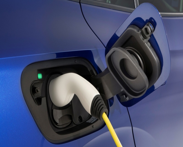 Los autos eléctricos e híbridos plug-in ya superan a los diésel en Europa