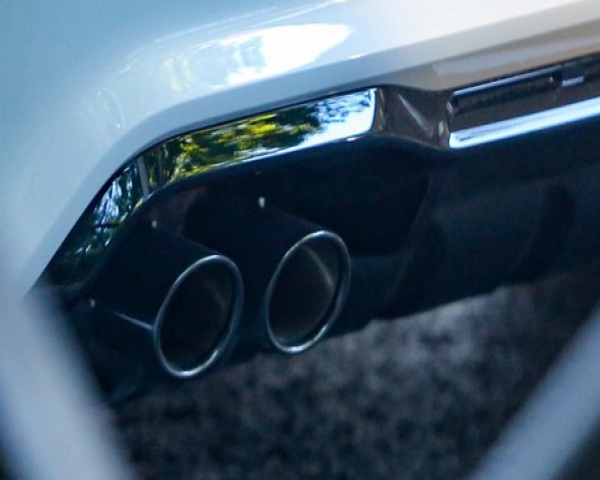 Los proveedores de automóviles abogan por prohibir los combustibles fósiles, no las tecnologías