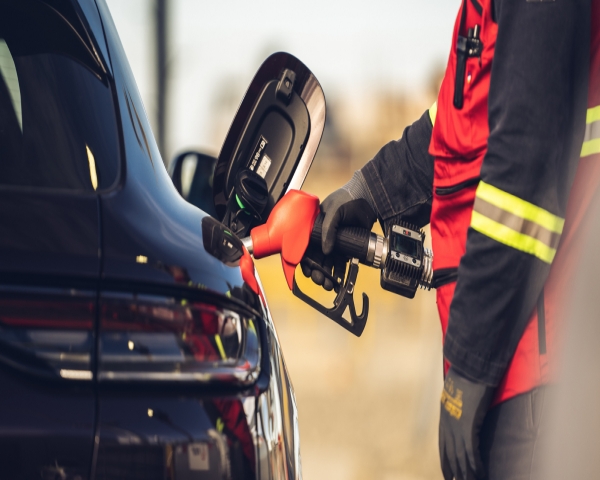 Bruselas cede a la presión de Alemania y permitirá la venta de coches que usen combustibles sintéticos en 2035