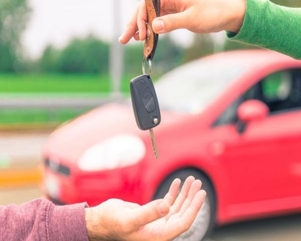 SII realiza piloto para detectar operaciones tributarias “riesgosas” en compra y venta de autos