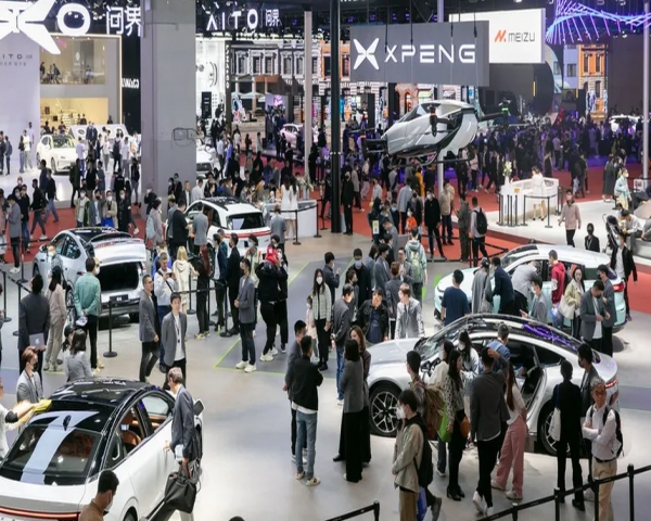 Automotrices chinas se posicionan con innovación