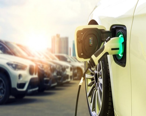 Por qué todavía no existe el mercado de segunda mano de autos eléct...